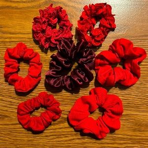 7 pc Red scrunchies.